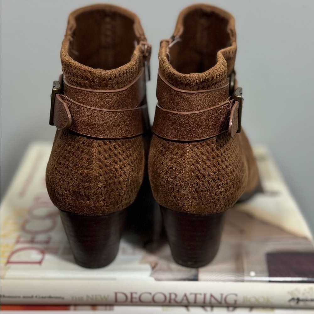 BareTraps Tan Ankle Booties Size 8 - Picture 5 of 16
